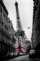 Poster Fotografico Parigi Tour Eiffel ed il Cappotto Rosso
